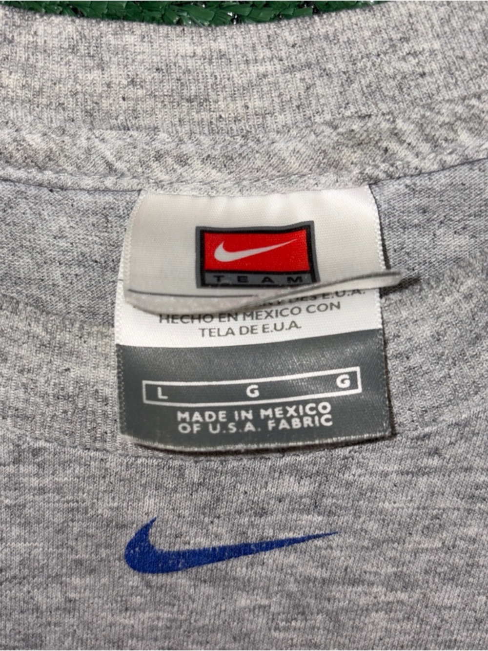 vintage Y2K Philadelphia Phillies Nike Center Check DISTRESSED Shirt L MLB PA - Picture 5 of 5